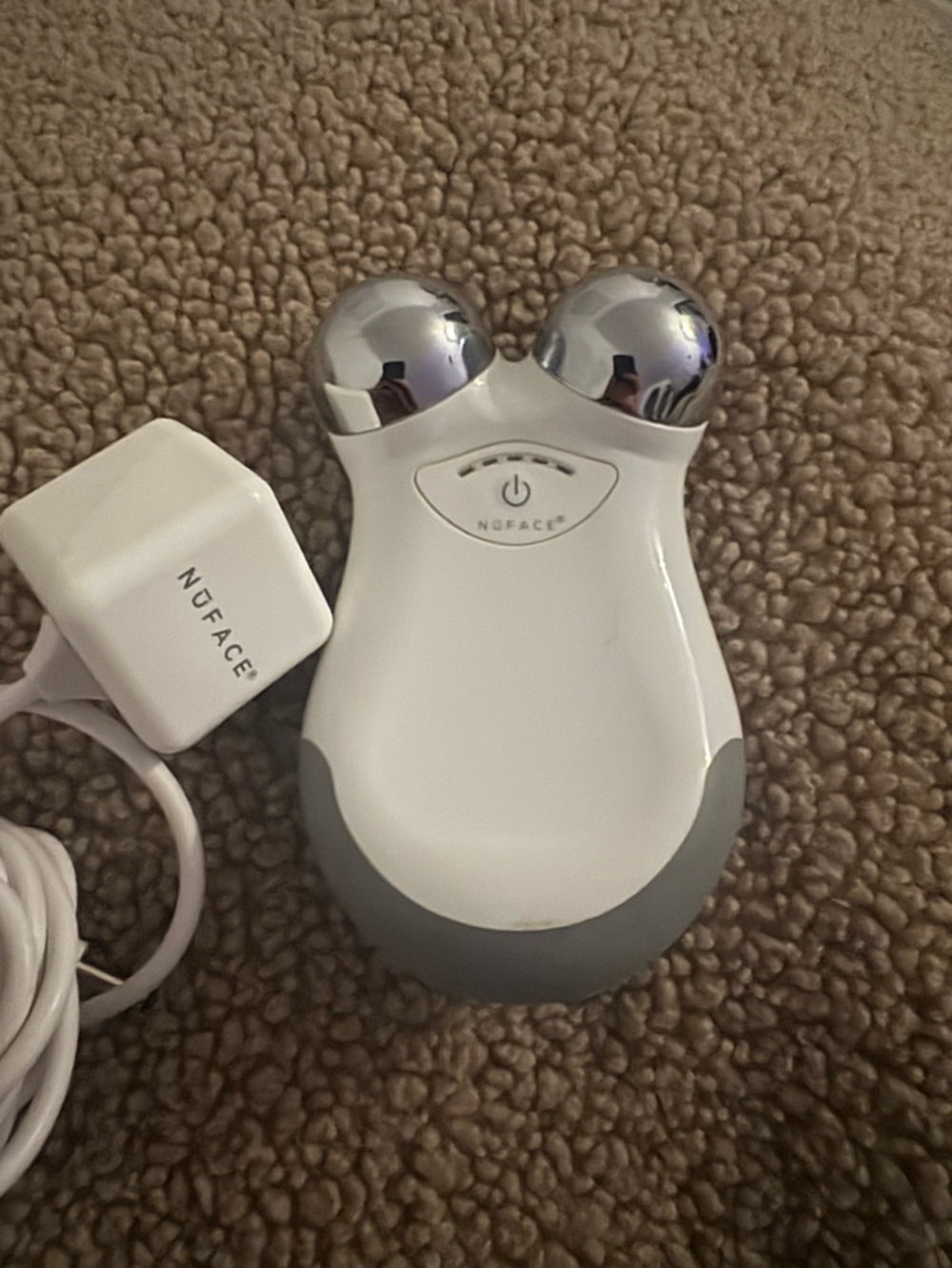 NuFace Mini Facial Toning Device - Picture 1 of 3